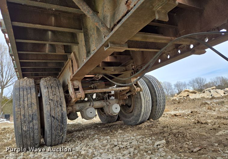 image for item EQ6896 1974 Flatbed trailer