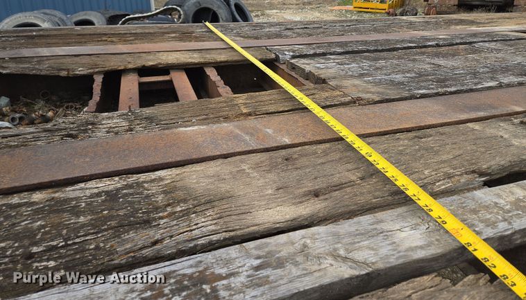 image for item EQ6896 1974 Flatbed trailer