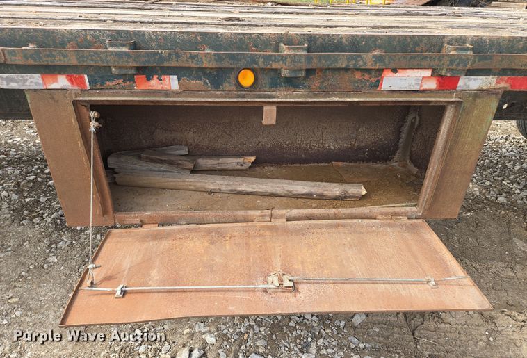 image for item EQ6896 1974 Flatbed trailer