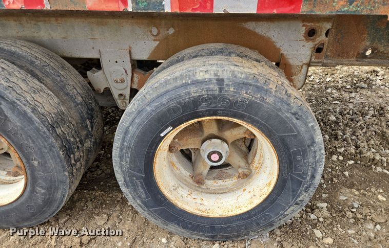 image for item EQ6896 1974 Flatbed trailer