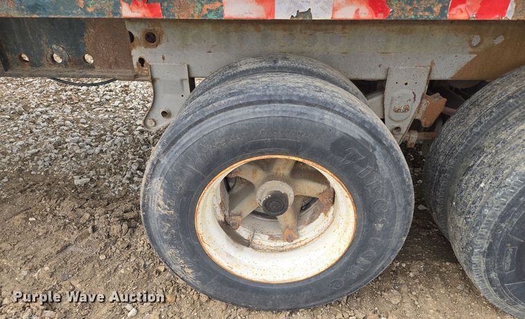 image for item EQ6896 1974 Flatbed trailer
