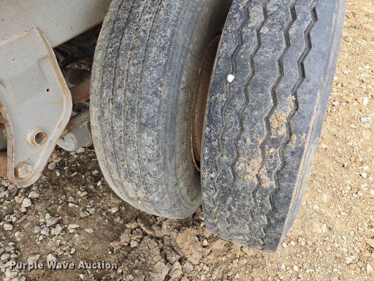 image for item EQ6896 1974 Flatbed trailer