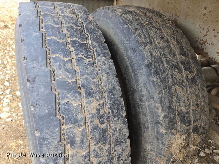 image for item EQ6896 1974 Flatbed trailer