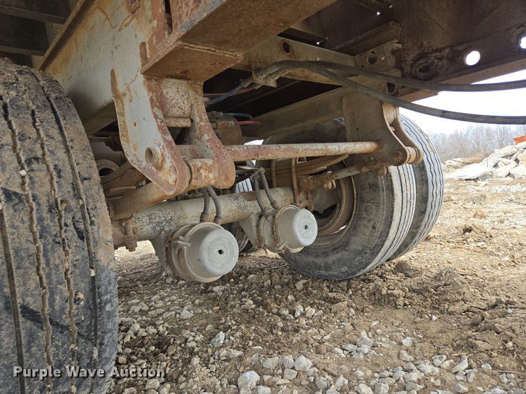 image for item EQ6896 1974 Flatbed trailer