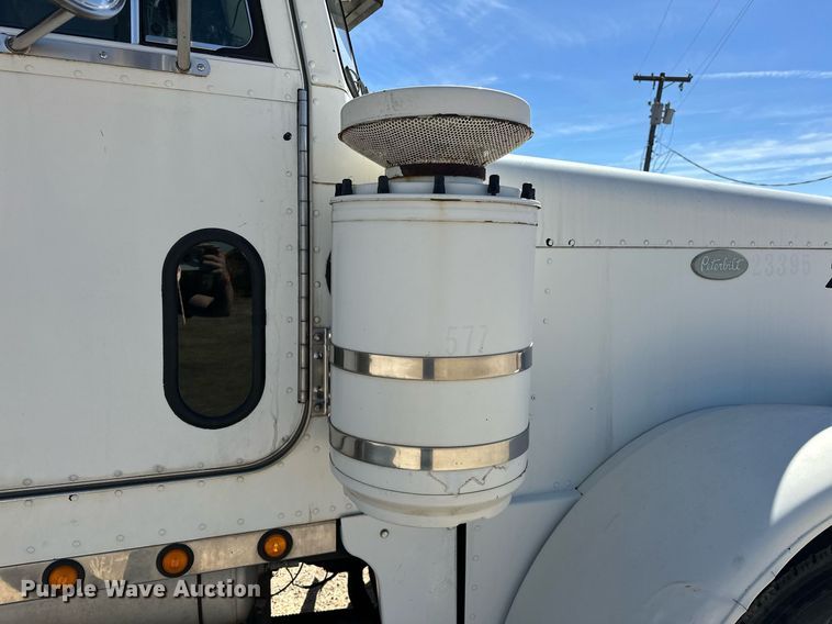 image for item ER1054 1998 Peterbilt 379 semi truck
