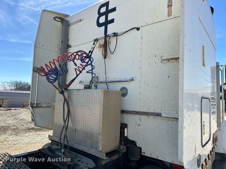 image for item ER1054 1998 Peterbilt 379 semi truck