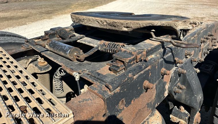 image for item ER1054 1998 Peterbilt 379 semi truck