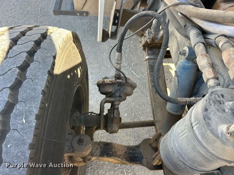 image for item ER1054 1998 Peterbilt 379 semi truck