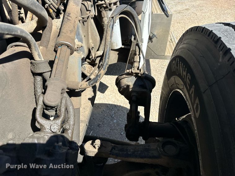 image for item ER1054 1998 Peterbilt 379 semi truck