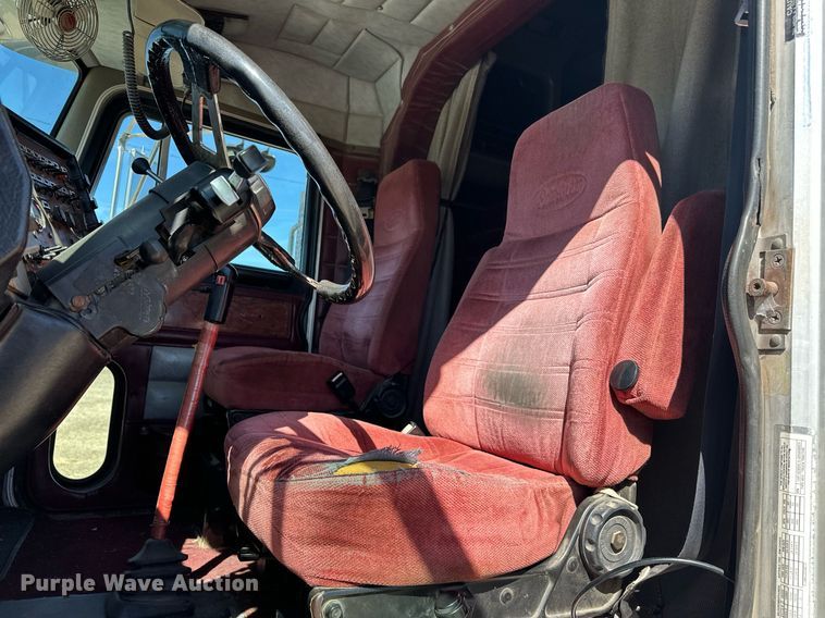 image for item ER1054 1998 Peterbilt 379 semi truck
