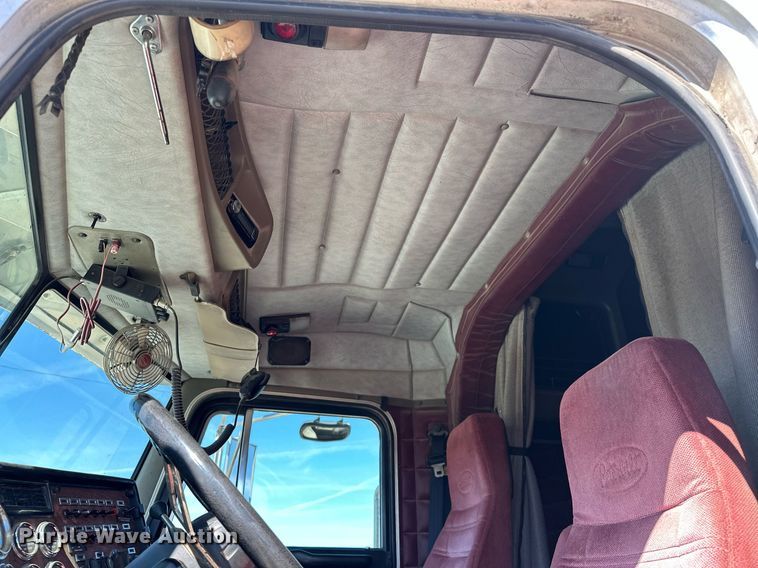 image for item ER1054 1998 Peterbilt 379 semi truck