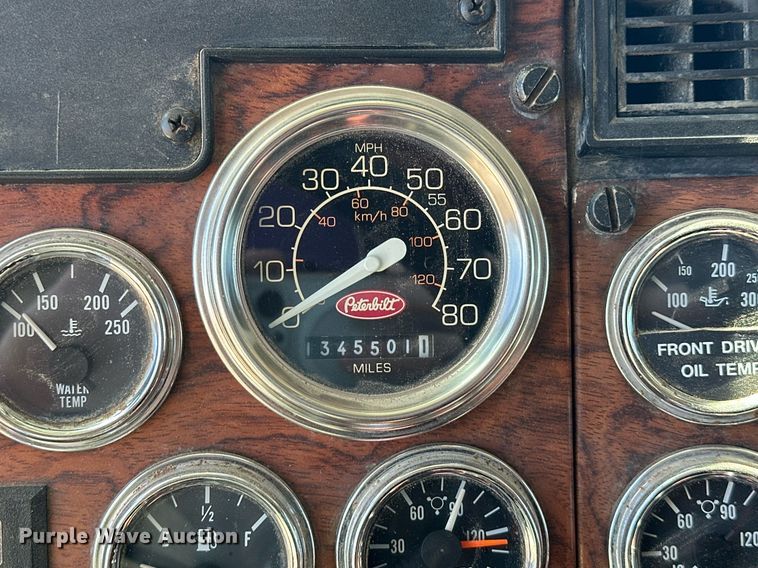 image for item ER1054 1998 Peterbilt 379 semi truck