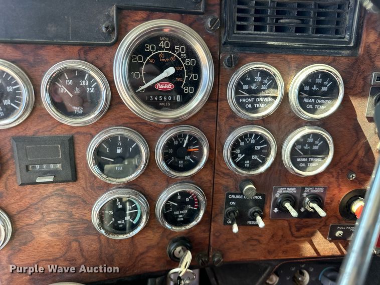 image for item ER1054 1998 Peterbilt 379 semi truck