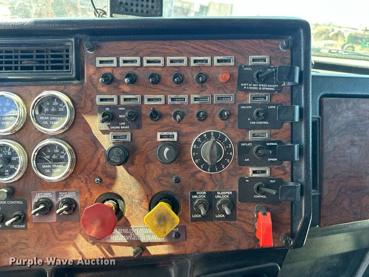 image for item ER1054 1998 Peterbilt 379 semi truck