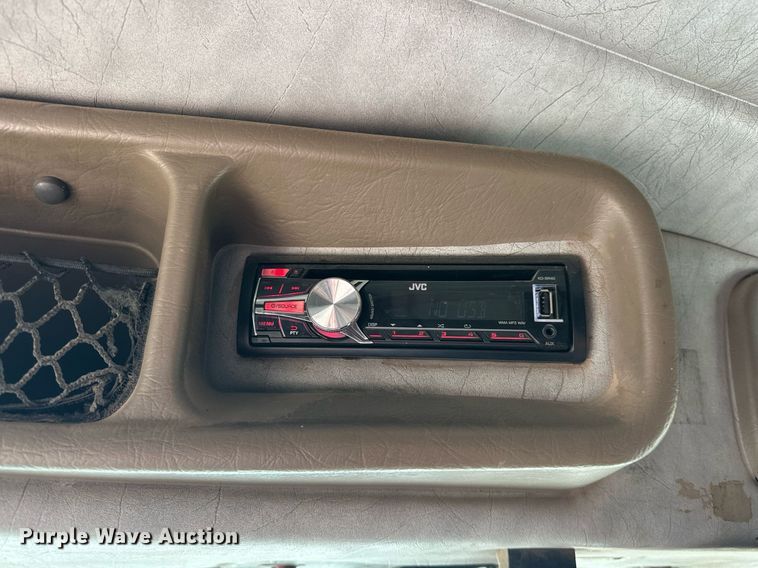 image for item ER1054 1998 Peterbilt 379 semi truck