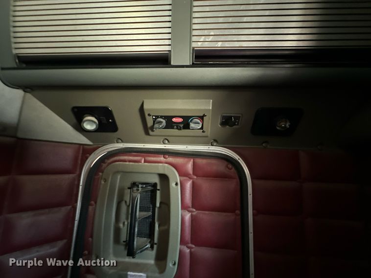 image for item ER1054 1998 Peterbilt 379 semi truck