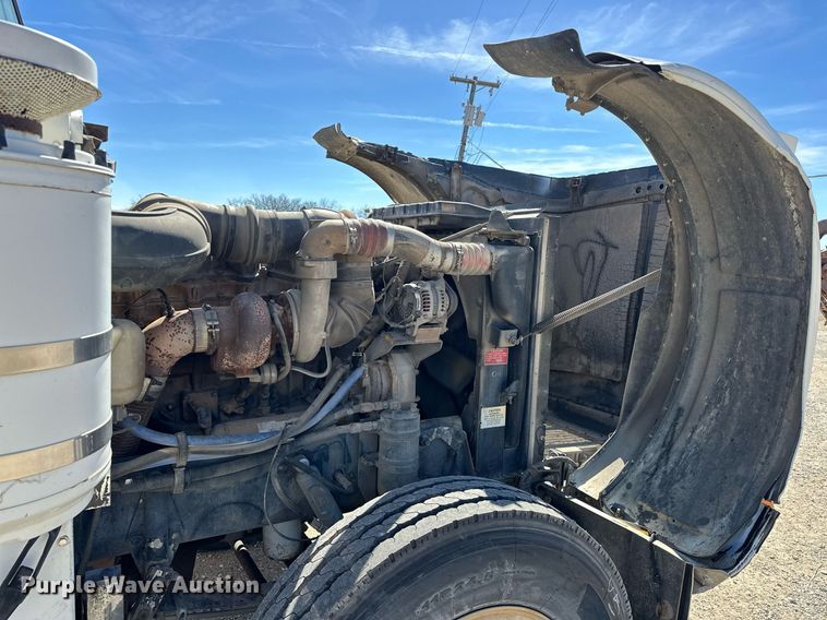 image for item ER1054 1998 Peterbilt 379 semi truck