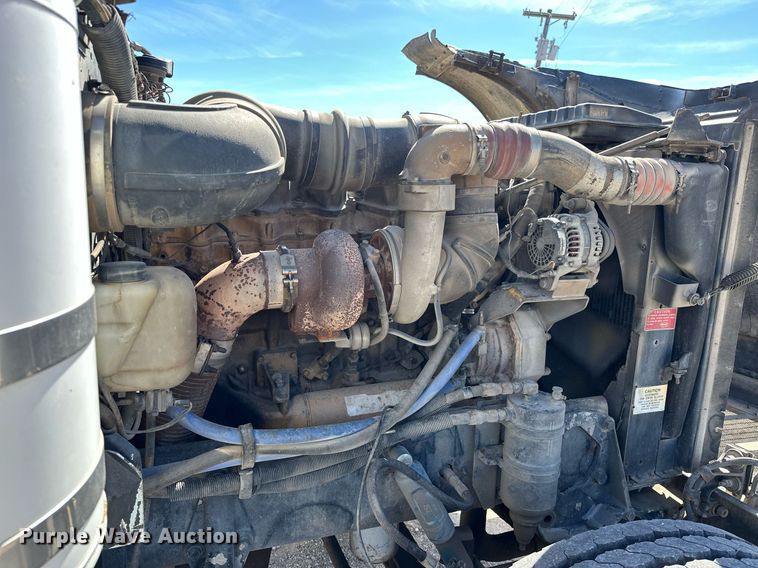 image for item ER1054 1998 Peterbilt 379 semi truck