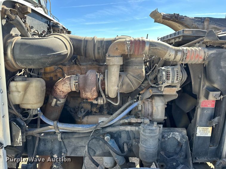 image for item ER1054 1998 Peterbilt 379 semi truck