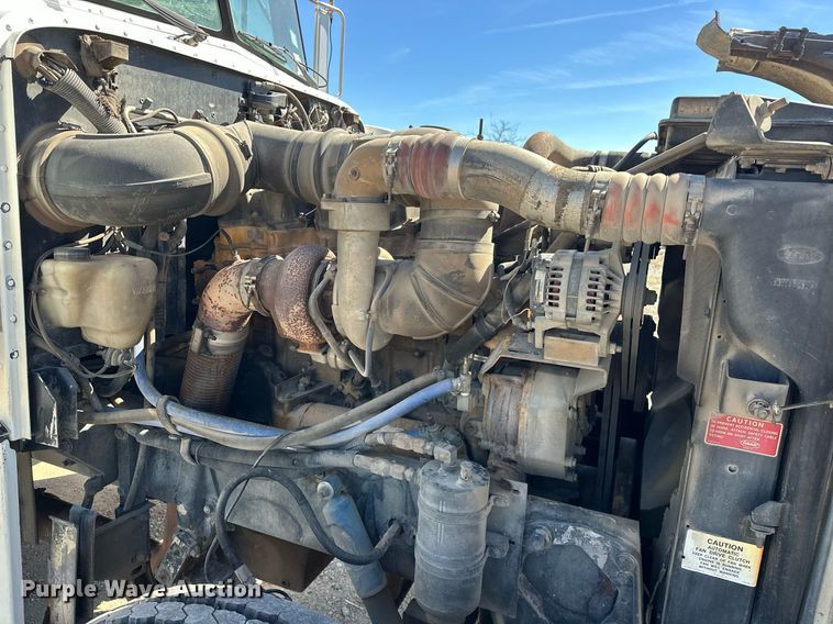 image for item ER1054 1998 Peterbilt 379 semi truck