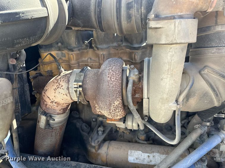 image for item ER1054 1998 Peterbilt 379 semi truck