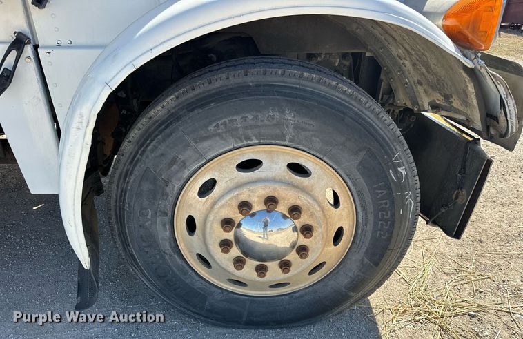 image for item ER1054 1998 Peterbilt 379 semi truck