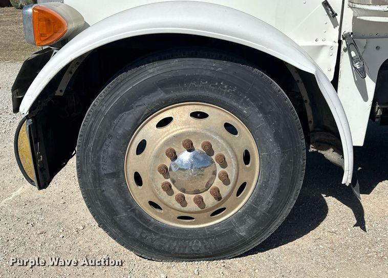 image for item ER1054 1998 Peterbilt 379 semi truck