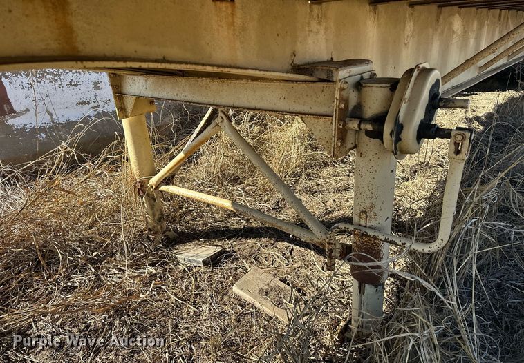 image for item ER1059 1987 Alloy flatbed trailer