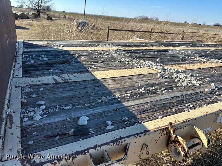 image for item ER1059 1987 Alloy flatbed trailer