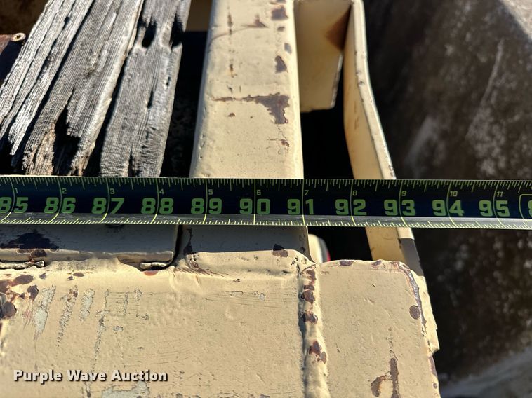 image for item ER1059 1987 Alloy flatbed trailer