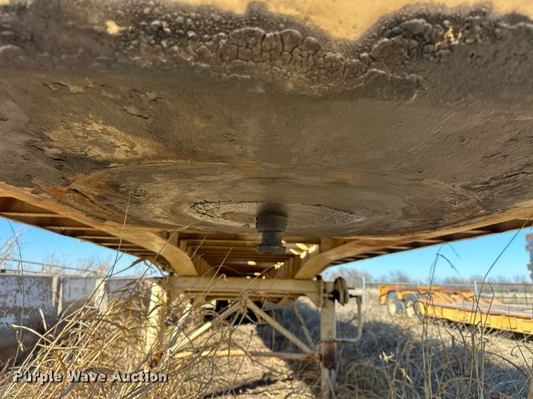 image for item ER1059 1987 Alloy flatbed trailer