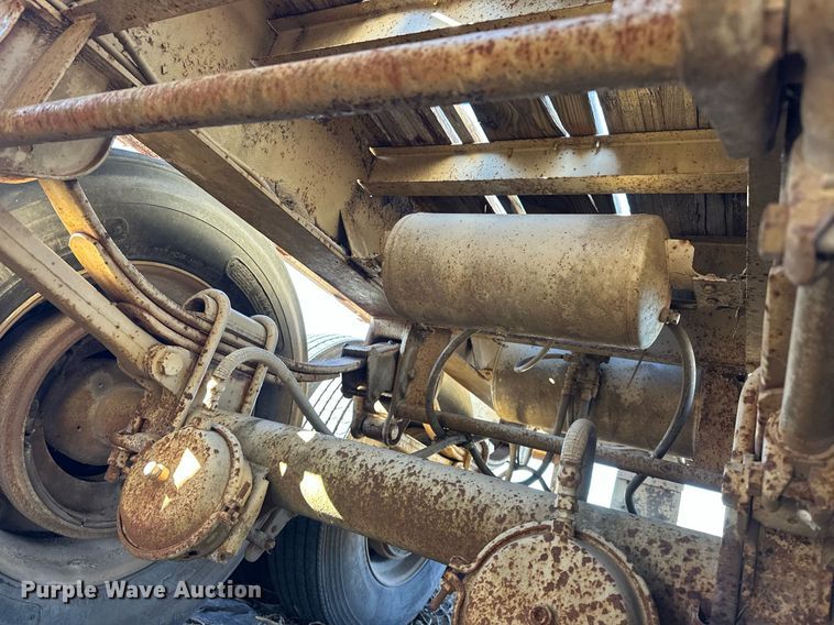 image for item ER1059 1987 Alloy flatbed trailer