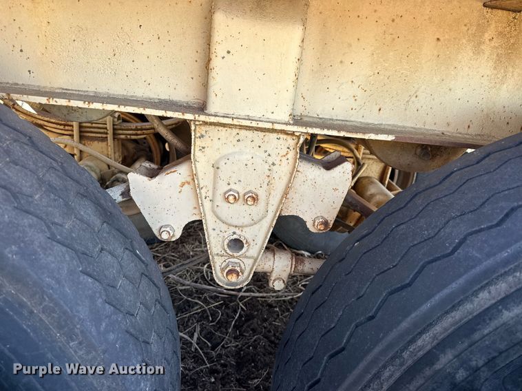 image for item ER1059 1987 Alloy flatbed trailer