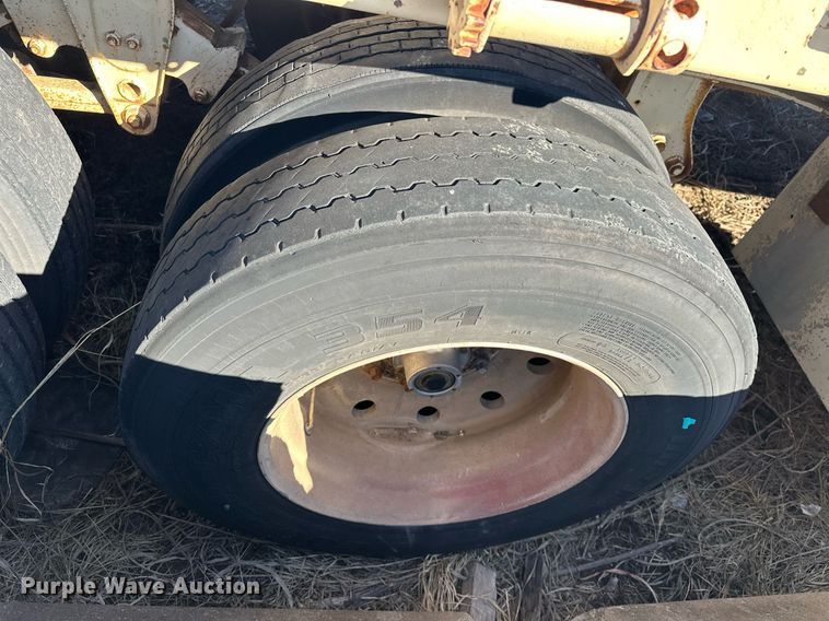 image for item ER1059 1987 Alloy flatbed trailer