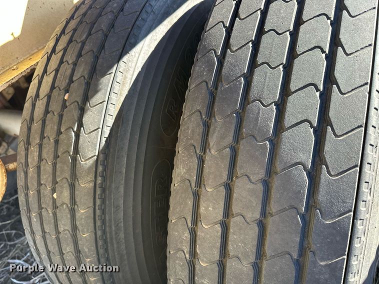 image for item ER1059 1987 Alloy flatbed trailer