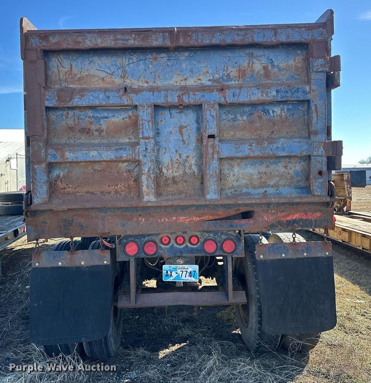image for item ER1060 1987 Dorsey 26-DST end dump trailer