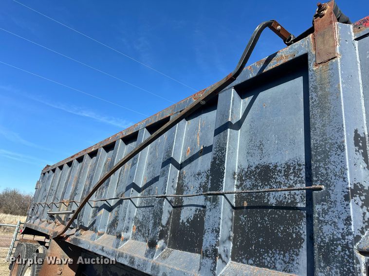 image for item ER1060 1987 Dorsey 26-DST end dump trailer