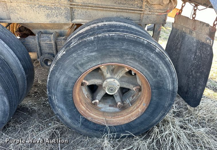 image for item ER1060 1987 Dorsey 26-DST end dump trailer