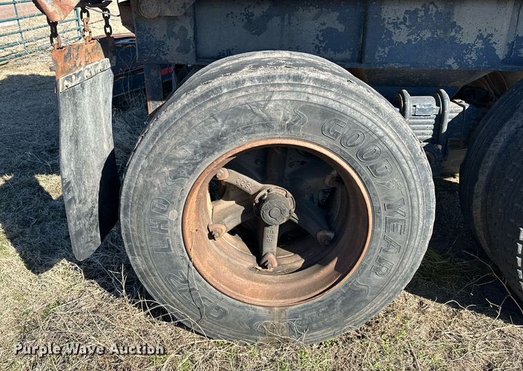 image for item ER1060 1987 Dorsey 26-DST end dump trailer