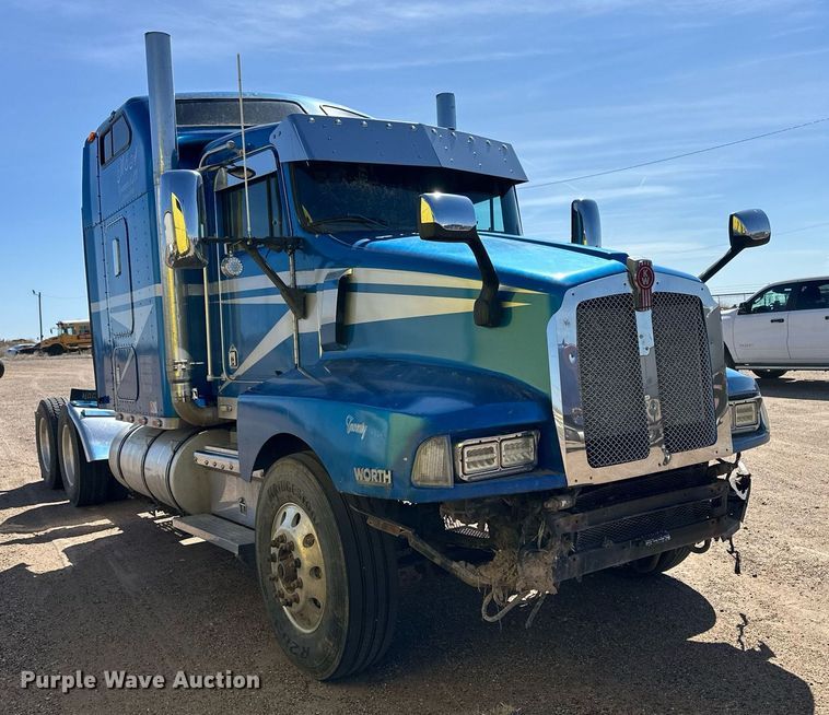 image for item ER8935 1993 Kenworth T600 semi truck