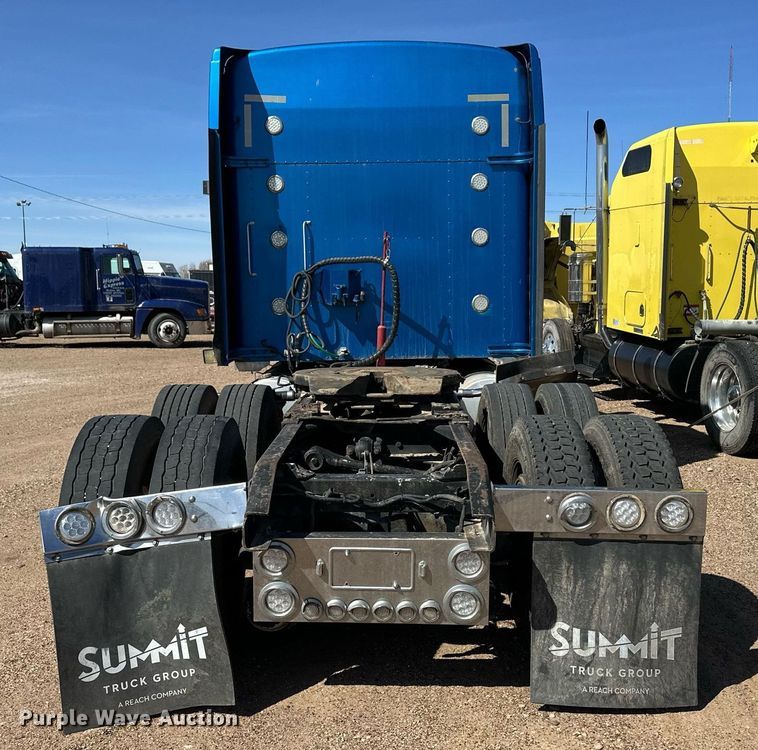 image for item ER8935 1993 Kenworth T600 semi truck