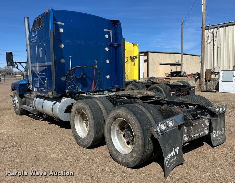 image for item ER8935 1993 Kenworth T600 semi truck