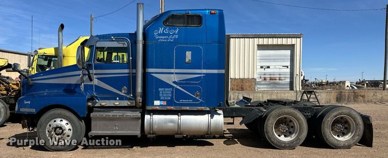 image for item ER8935 1993 Kenworth T600 semi truck