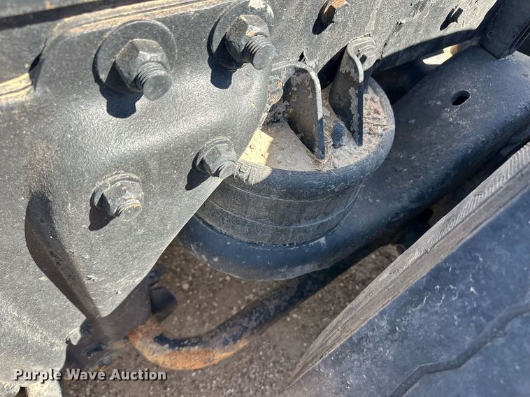 image for item ER8935 1993 Kenworth T600 semi truck