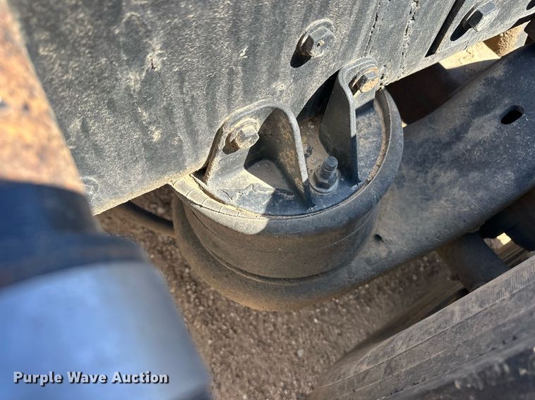 image for item ER8935 1993 Kenworth T600 semi truck