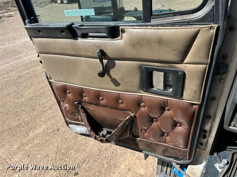 image for item ER8935 1993 Kenworth T600 semi truck