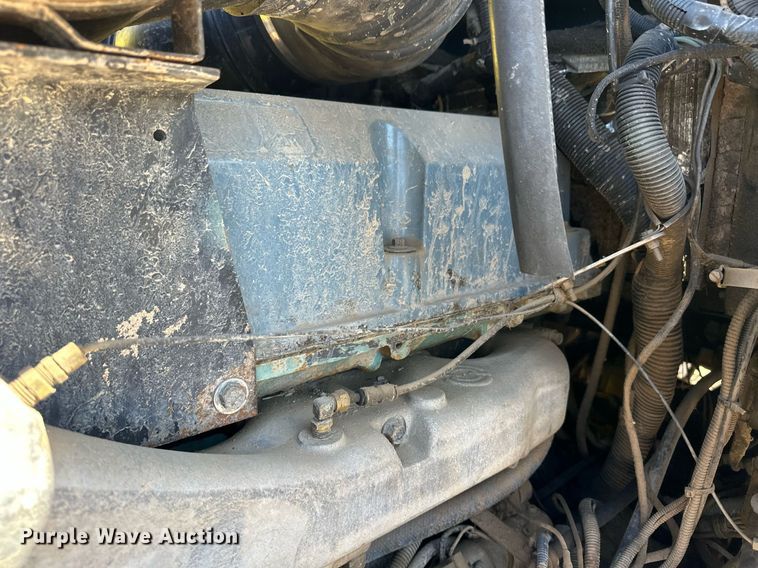 image for item ER8935 1993 Kenworth T600 semi truck