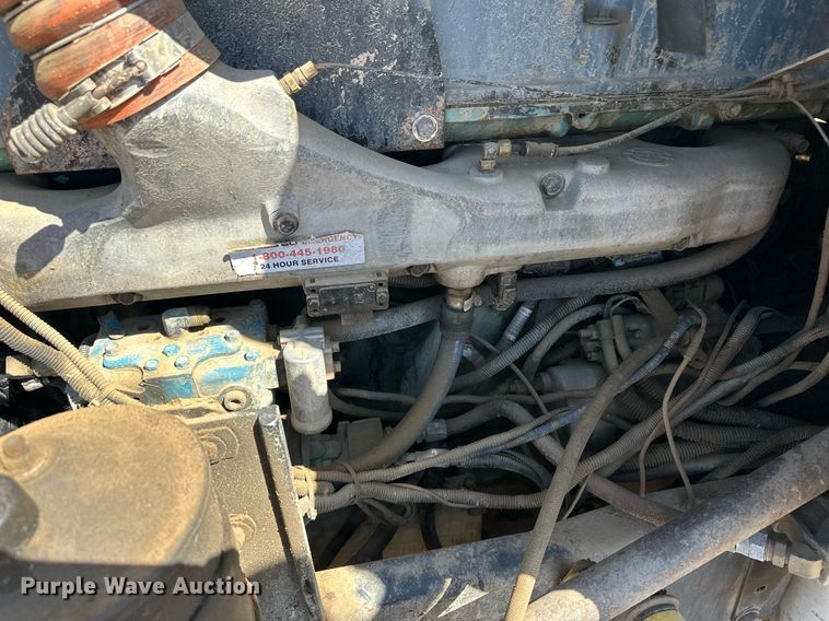 image for item ER8935 1993 Kenworth T600 semi truck