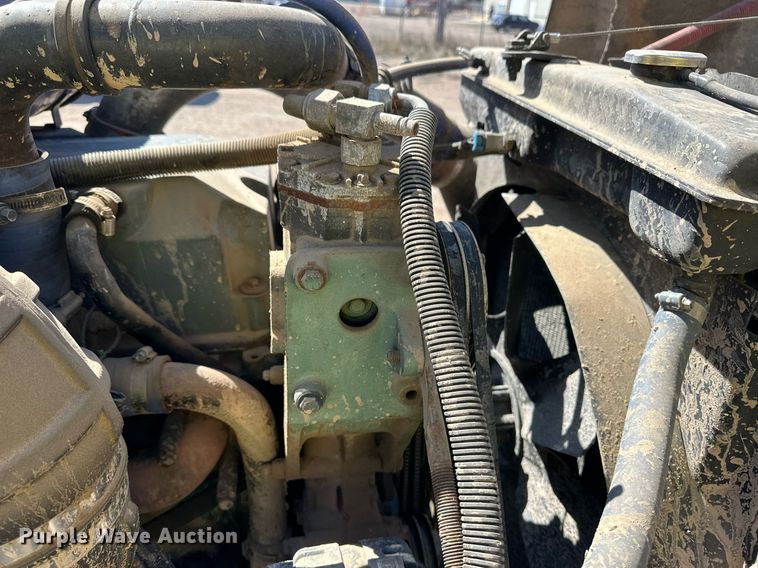 image for item ER8935 1993 Kenworth T600 semi truck