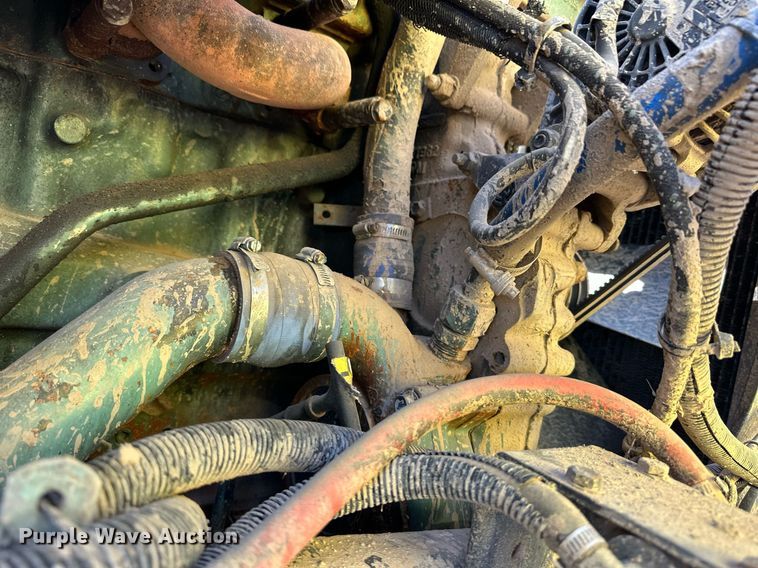 image for item ER8935 1993 Kenworth T600 semi truck